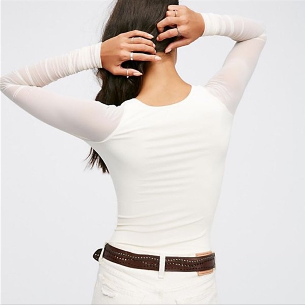 HP😊Free people seamless scrunched sleeve top. - Picture 4 of 16